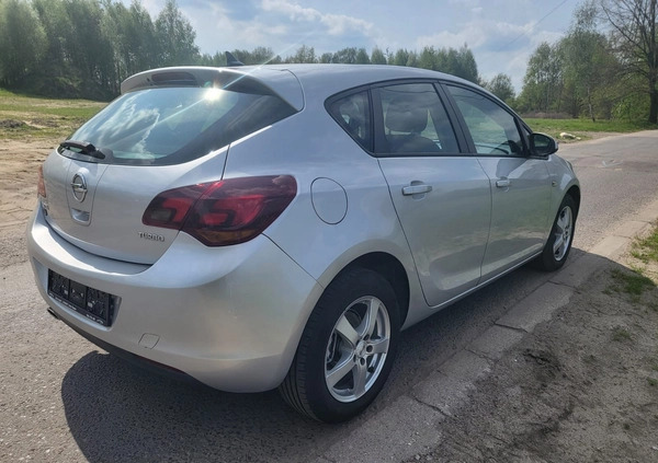 Opel Astra cena 23900 przebieg: 150000, rok produkcji 2010 z Grabów nad Prosną małe 56